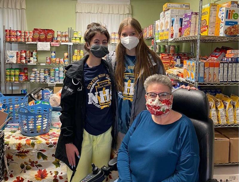 HS National Honor Society gives back during holidays